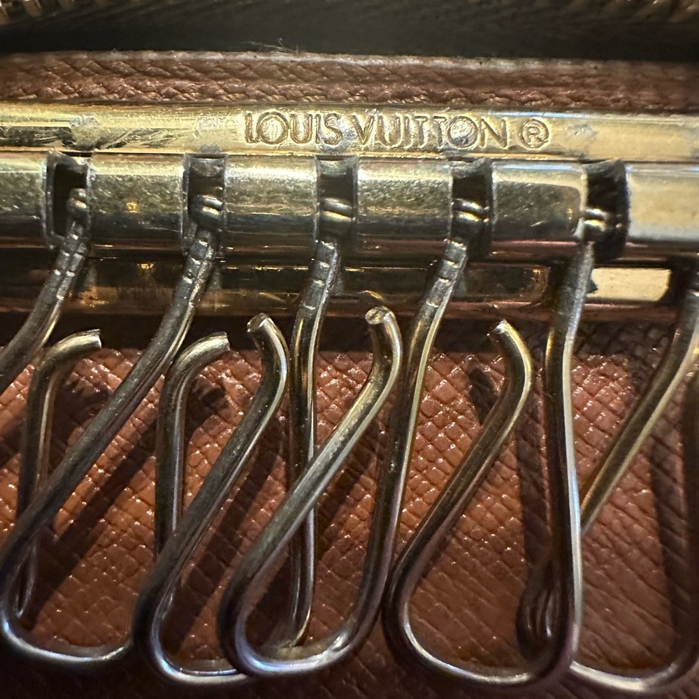 Authentic Vintage Louis Vuitton Zip Around Keyholder. Rare - Picture 6 of 10